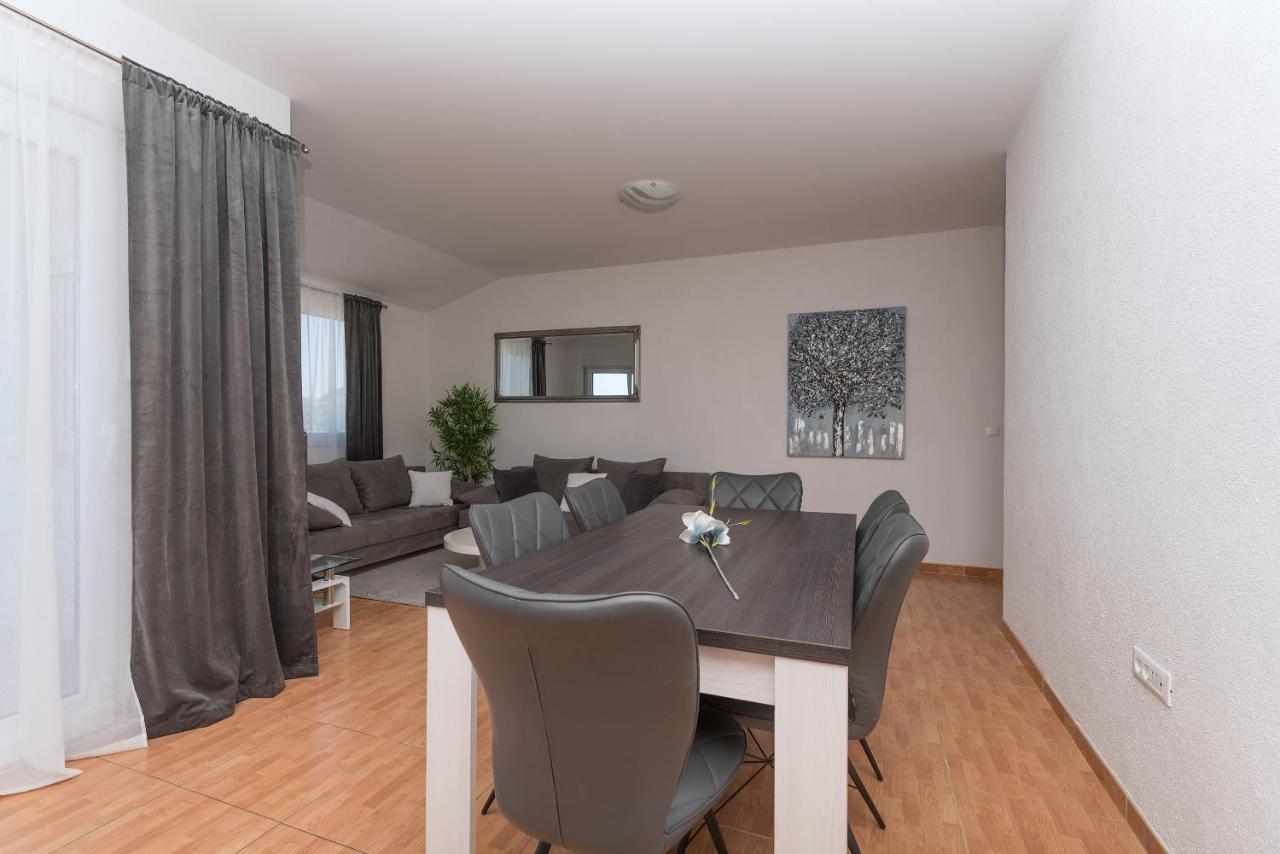 Apartments Tila Драшнице Экстерьер фото
